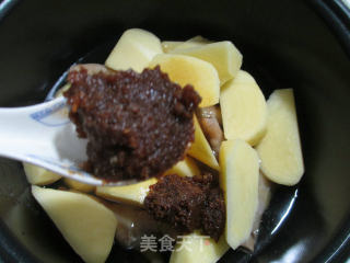 鸡爪白菜焖土豆的做法步骤：6