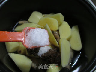 鸡爪白菜焖土豆的做法步骤：8