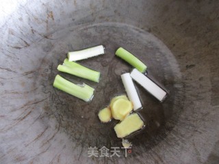 胡萝卜焖羊肉的做法步骤：2