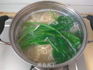 【酸辣面条】的做法步骤：5