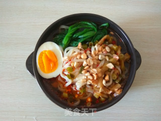 【酸辣面条】的做法步骤：7