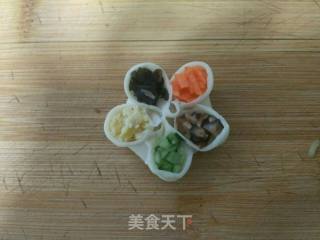 梅花饺的做法步骤：8