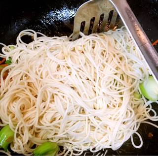 牛肉炒面的做法步骤：13