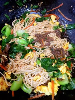 牛肉炒面的做法步骤：17