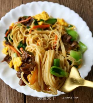 牛肉炒面的做法步骤：20