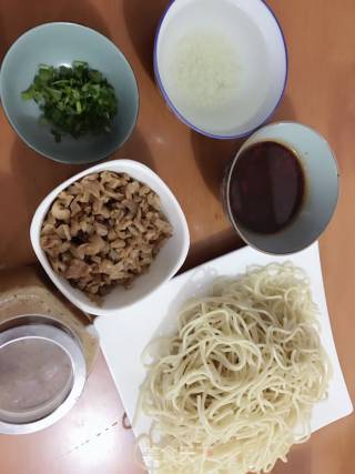 热干面的做法步骤：1