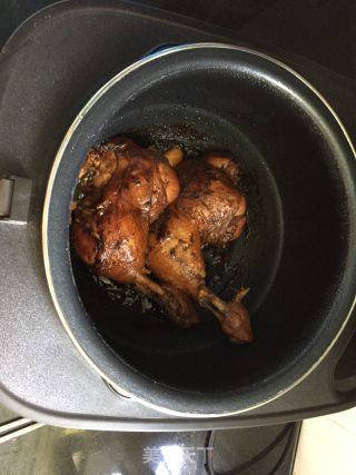 电饭煲五香卤鸡腿的做法步骤：5