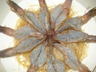蒜蓉粉丝蒸大虾的做法步骤：8