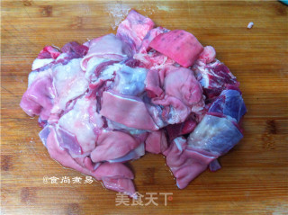 咖喱羊肉焖腐竹的做法步骤：2