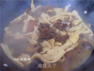 咖喱羊肉焖腐竹的做法步骤：13