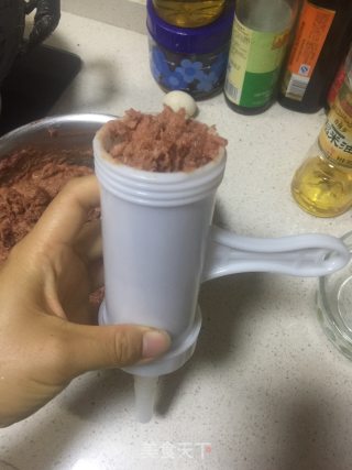 自制蒜香肠的做法步骤：4