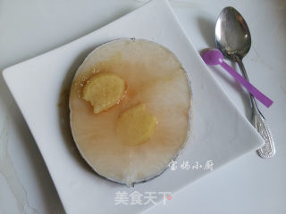 清蒸银鳕鱼的做法步骤：2