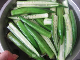 炝拌秋葵的做法步骤：4