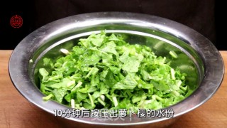 萝卜缨的做法步骤：1