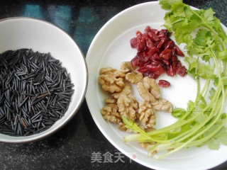 蔓越莓核桃拌菰米饭的做法步骤：1