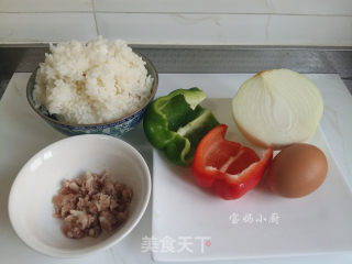 田园炒饭的做法步骤：1