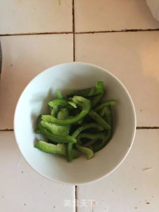 黑木耳炒肉片的做法步骤：3