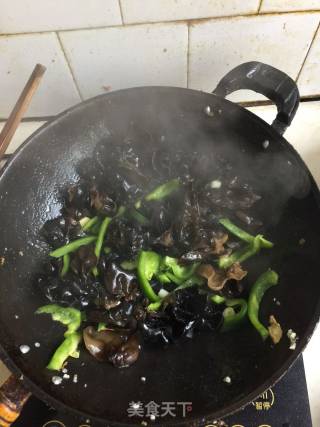 黑木耳炒肉片的做法步骤：7