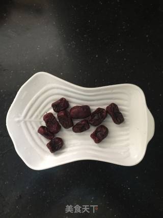 银耳莲子红枣羹的做法步骤：3