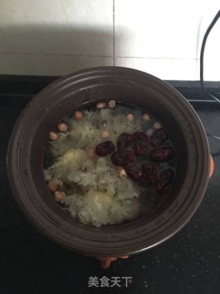 银耳莲子红枣羹的做法步骤：4