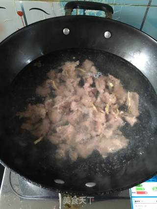 西红柿蘑菇牛肉面的做法步骤：5