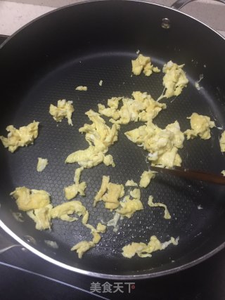 猪油渣酱油炒饭的做法步骤：2