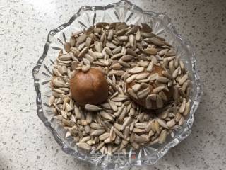 红糖葵花籽仁曲奇的做法步骤：11