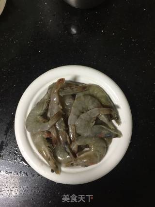椒盐大虾的做法步骤：1