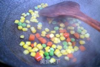 什锦炒饭的做法步骤：2