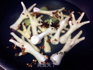 泡椒凤爪#肉肉厨的做法步骤：2