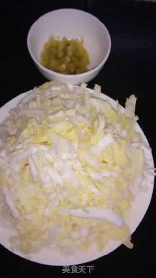 酸辣白菜的做法步骤：1