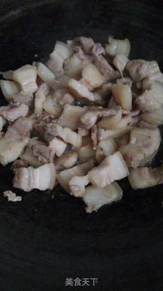 芳姐红烧肉的做法步骤：1