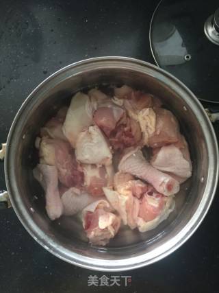 砂锅香菇鸡块的做法步骤：3