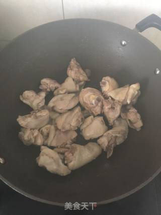 砂锅香菇鸡块的做法步骤：6
