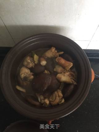 砂锅香菇鸡块的做法步骤：12