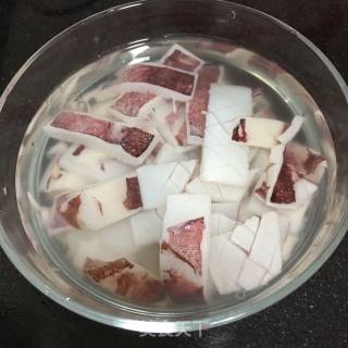 辣炒鱿鱼的做法步骤：1