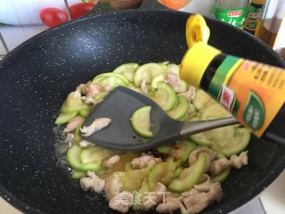 西葫芦炒鸡片的做法步骤：10
