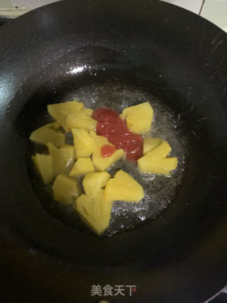 菠萝咕噜肉的做法步骤：6