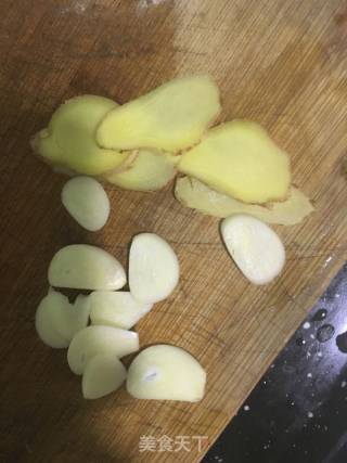 螃蟹粉丝煲的做法步骤：3