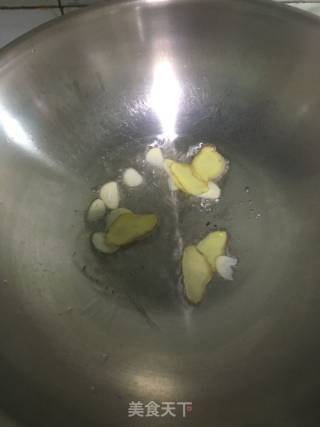 螃蟹粉丝煲的做法步骤：4