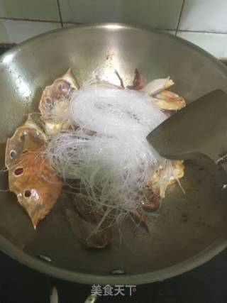 螃蟹粉丝煲的做法步骤：6