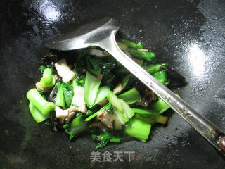 黑木耳五花肉炒菜芯的做法步骤：7