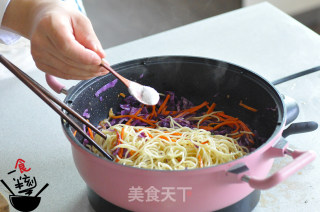 鲜虾炒面的做法步骤：6