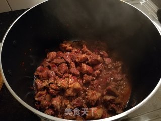 超简单的家庭版红烧牛肉的做法步骤：7