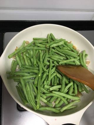 炖豆角的做法步骤：7