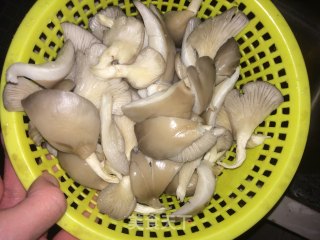 平菇素烧千叶豆腐的做法步骤：3
