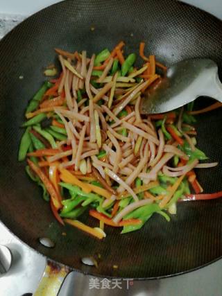 缤纷豆角小炒的做法步骤：13