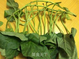 红薯茎蛋饼的做法步骤：1