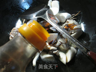 茭白烧大闸蟹的做法步骤：7