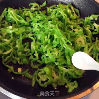 青椒炒鸡蛋的做法步骤：7